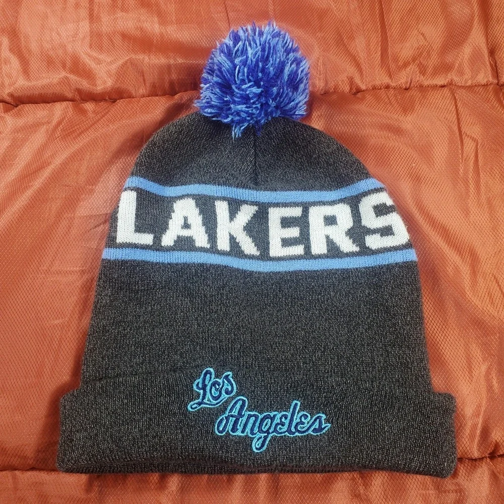 LA Lakers Mitchell & Ness NBA Knit Hat Beanie Cap Embroidery Logo Gray EUC‎